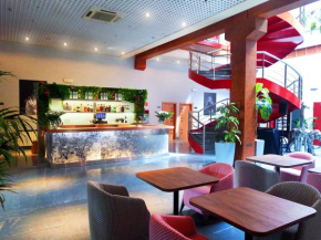 Hotel Fabrik, Humanes De Madrid